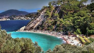 Παραλία Τσαμάδου: Δείτε την πανέμορφη παραλία στη Σάμο