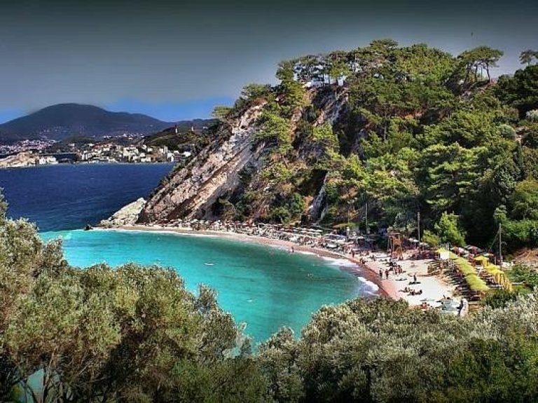 Παραλία Τσαμάδου: Δείτε την πανέμορφη παραλία στη Σάμο