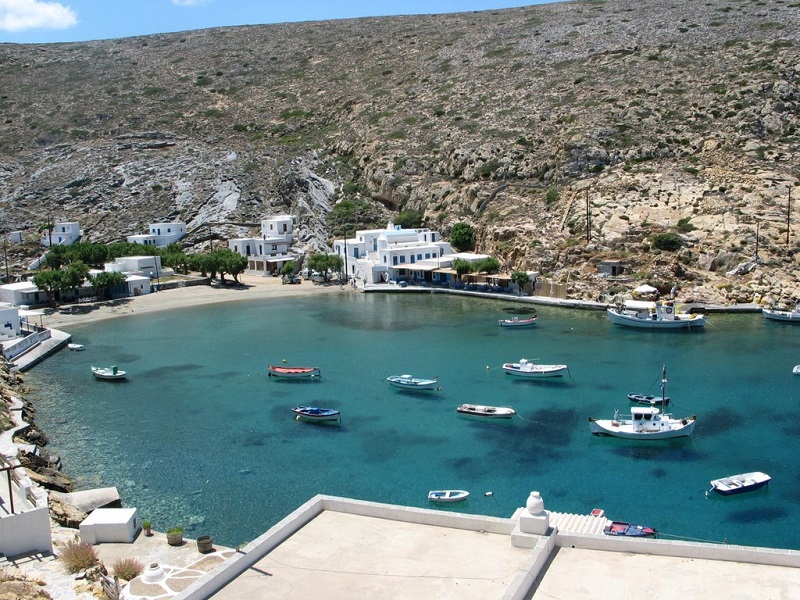 Χερρόνησος: Από τις πιο όμορφες παραλίες στη Σίφνο