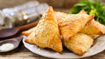 Κρητικά χορτοπιτάκια: Δείτε εδώ πώς θα τα φτιάξετε