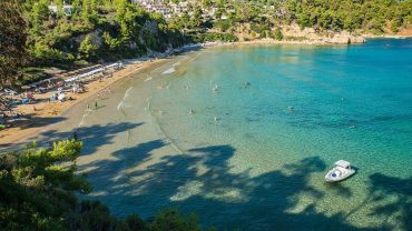 Παραλία Σουτσίνι: Η μαγευτική παραλία στην Εύβοια