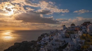 Αυτές είναι οι 4 ομορφότερες παραλίες της Σαντορίνης…