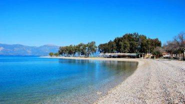 Άκολη: Η πολυφημισμένη βαθιά παραλία του Αιγίου!