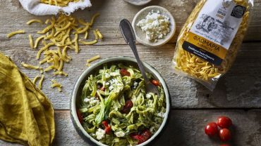 Φλωμάρια Λήμνου με σπανάκι και τυρί: Δείτε πως φτιάχνονται