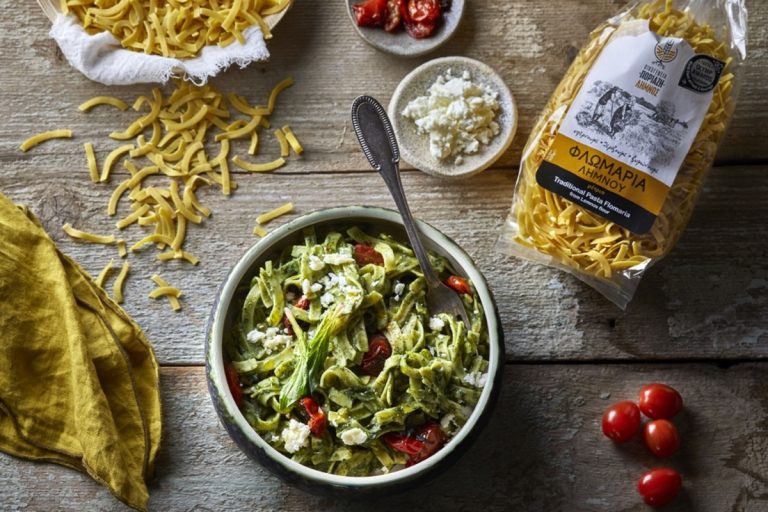 Φλωμάρια Λήμνου με σπανάκι και τυρί: Δείτε πως φτιάχνονται