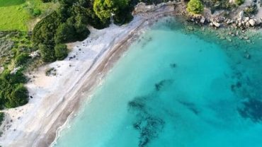 Κουνούπι: Η εξωτική παραλία στο Πόρτο Χέλι!