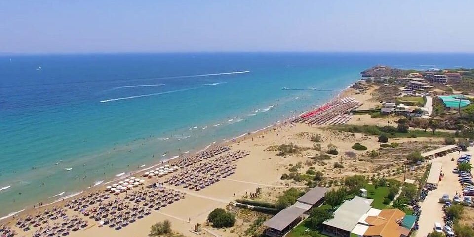 Η παραλία με σχήμα μπανάνας στη Ζάκυνθο