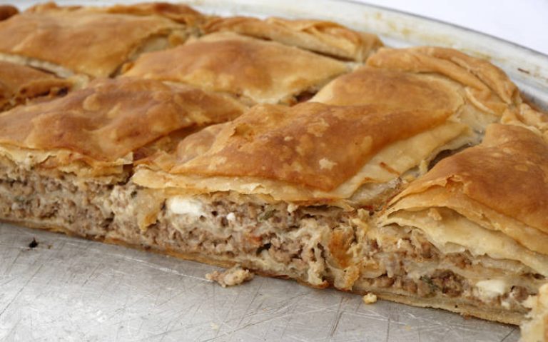 Κιμαδόπιτα Εύβοιας: Δείτε την πεντανόστιμη συνταγή