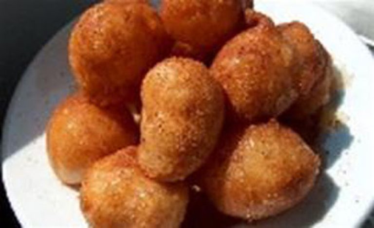 Μαλεβιζιώτικα μυζηθροπιτάκια Κρήτης για να γλύφετε τα δάχτυλα σας