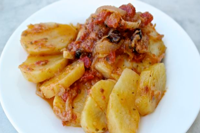 Μπακαλιάρος πλακί: Δείτε την πεντανόστιμη συνταγή της Εύβοιας