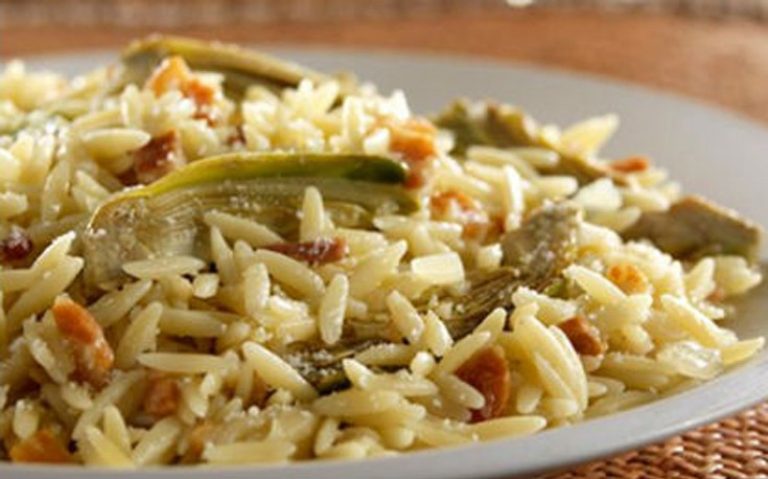 Πιλάφι με αγκινάρες από την Τήνο