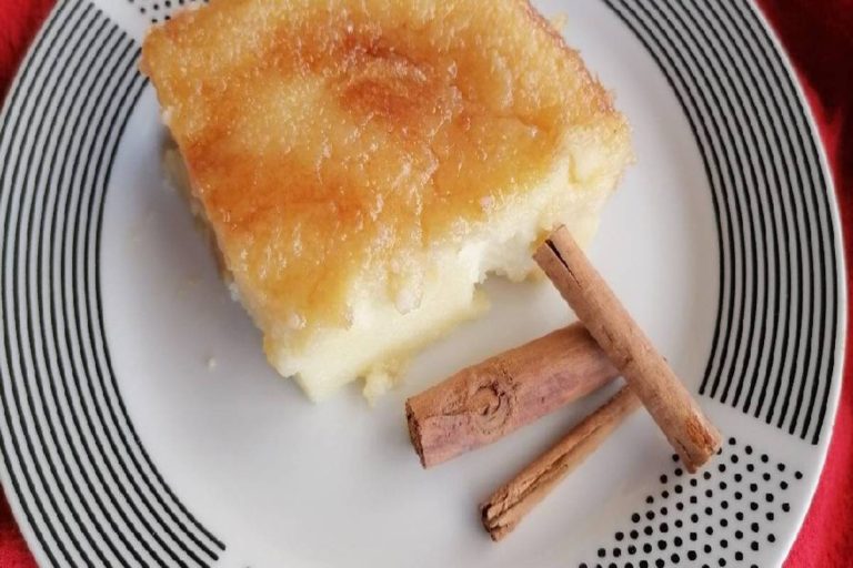 Πουπέκι: Το γαλακτομπούρεκο της Σαλαμίνας