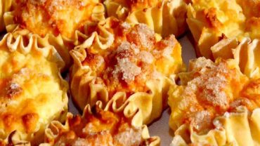 Τσιμπητές: Τα λαχταριστά τυροπιτάκια της Τήνου