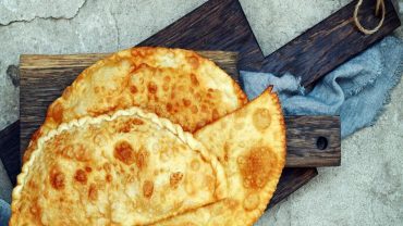 Τυροπιτάρες Εύβοιας: Μια συνταγή… μπουκιά και συχώριο!