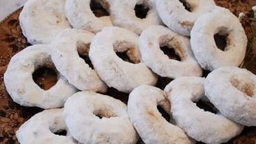 Ζαχαρένα Σύμης: Δείτε την συνταγή για πεντανόστιμα κουλουράκια