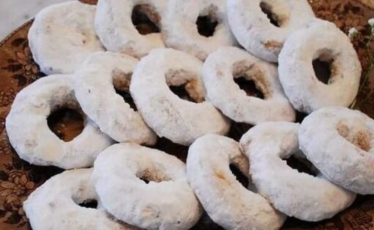 Ζαχαρένα Σύμης: Δείτε την συνταγή για πεντανόστιμα κουλουράκια