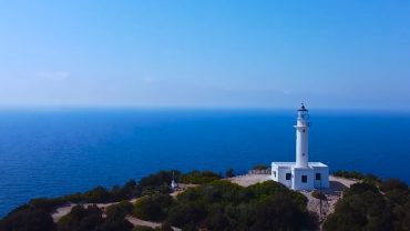 Λευκάδα: Το νησί με τις ομορφότερες παραλίες της Μεσογείου…