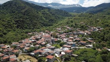 Στρόπωνες: Το πανέμορφο χωριουδάκι της Εύβοιας!