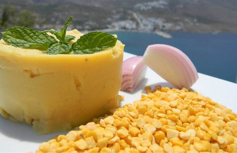 Δείτε πώς φτιάχνουν φάβα στην Αμοργό