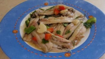 Γαύρος μαρινάτος: Δείτε πώς τον φτιάχνουν στην Εύβοια