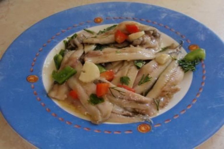 Γαύρος μαρινάτος: Δείτε πώς τον φτιάχνουν στην Εύβοια