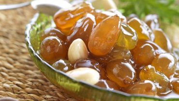 Γλυκό του κουταλιού σταφύλι από την Σκύρο