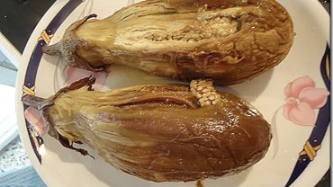 Καρυώτικο: Η μελιτζανοσαλάτα της Εύβοιας!