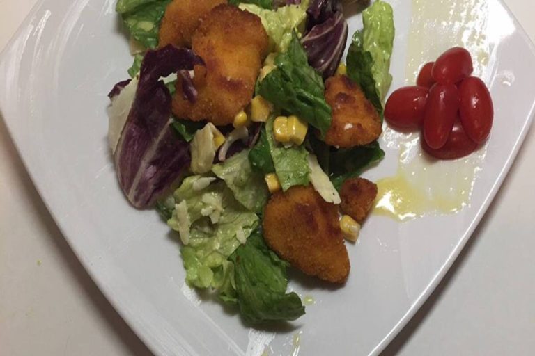 Σαλάτα του Καίσαρα με αρσενικό Νάξου: Γευτείτε τη δροσερή κυκλαδίτικη συνταγή