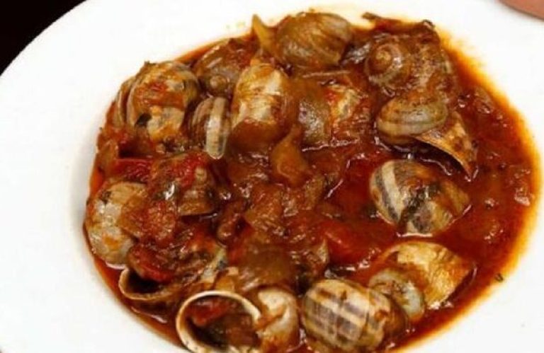 Σαλιγκάρια στιφάδο: Πώς τα φτιάχνουν στην Εύβοια