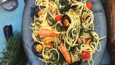 Σπαγγέτι με θαλασσινά από την Κύμη: Δοκιμάστε τη γευστική συνταγή