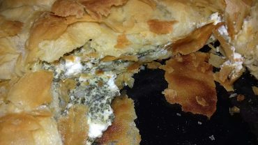 Τσουκνιδοπίτα: Πώς την φτιάχνουν στην Εύβοια