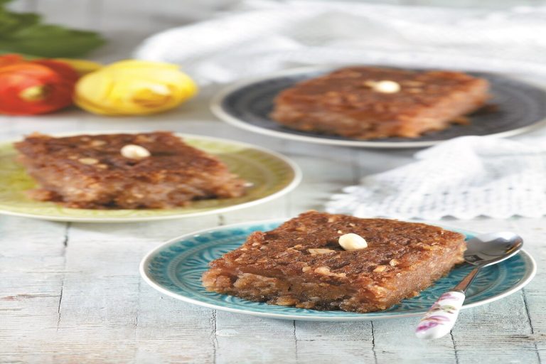 Χαλουβάς: Δείτε πως φτιάχνουν το χαλβά στη Νίσυρο