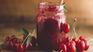 Γλυκό βύσσινο: Απολαύστε την Κρητική συνταγή