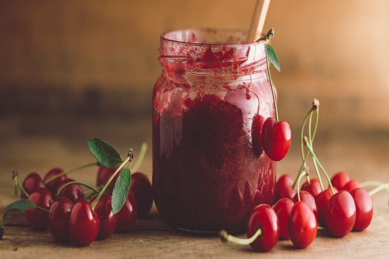 Γλυκό βύσσινο: Απολαύστε την Κρητική συνταγή