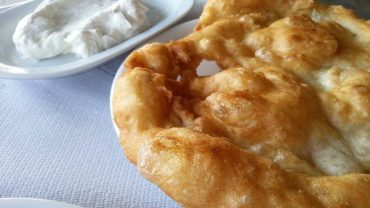 Λαδόπιτα Σκύρου: Το παραδοσιακό “μυστικό” των Σποράδων