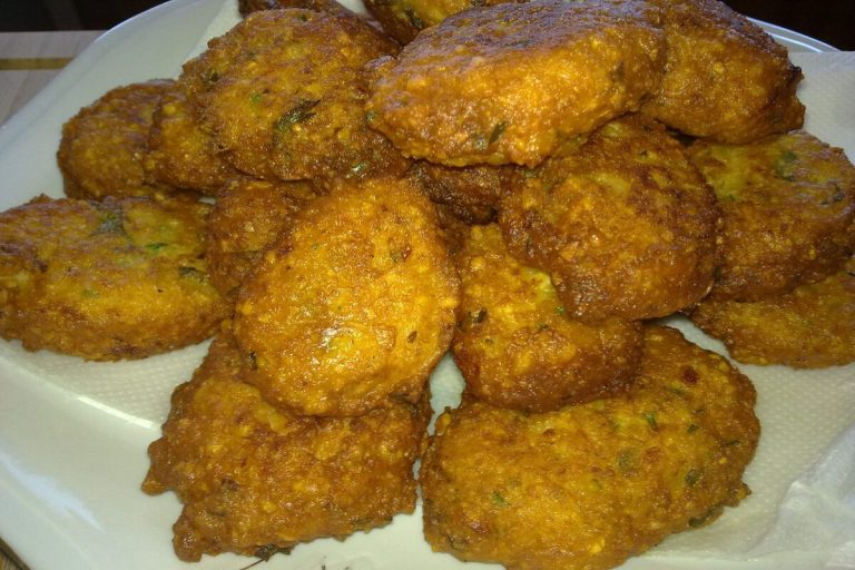 Ρεβυθοκεφτέδες Σάμου: Δείτε πως φτιάχνονται