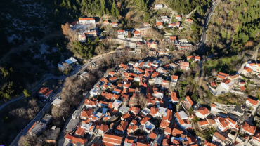 Στενή Εύβοιας: Το γραφικό κεφαλοχώρι για ονειρικά Χριστούγεννα