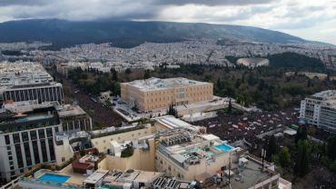 Δεν έχω οξυγόνο! Η Αθήνα από ψηλά στη μεγαλειώδη συγκέντρωση για τα Τέμπη