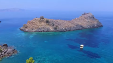 Ταξίδι στη Βόρεια Εύβοια: Οι «must go» παραλίες και οι κρυμμένοι θησαυροί της φύσης