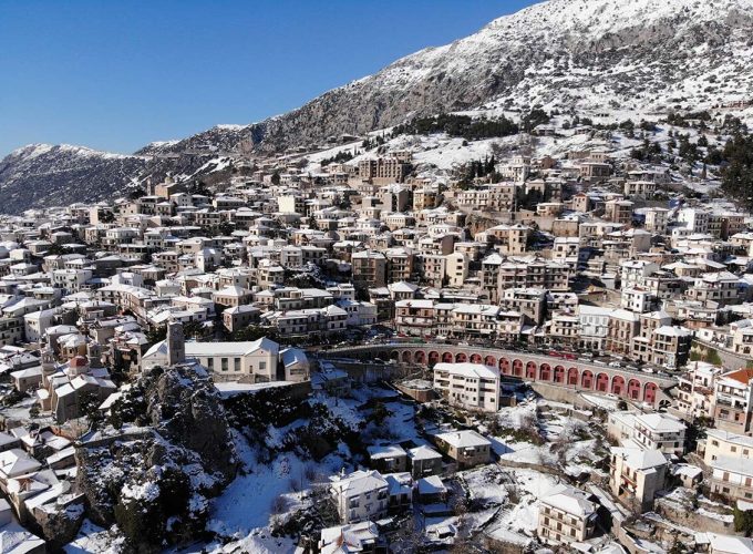 Απόδραση στην Αράχωβα